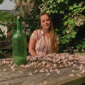 Meet your Posher, Jennique